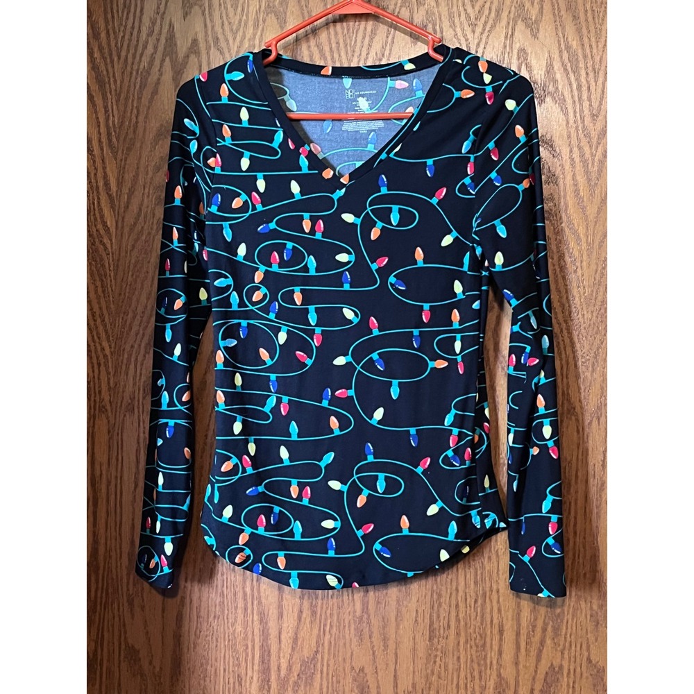 No Boundaries Christmas Lights Long Sleeve V-Neck Top Black womenswear M 7-9